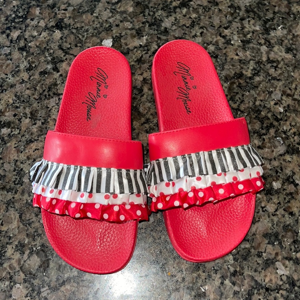 Minnie Mouse size 3/12 like new